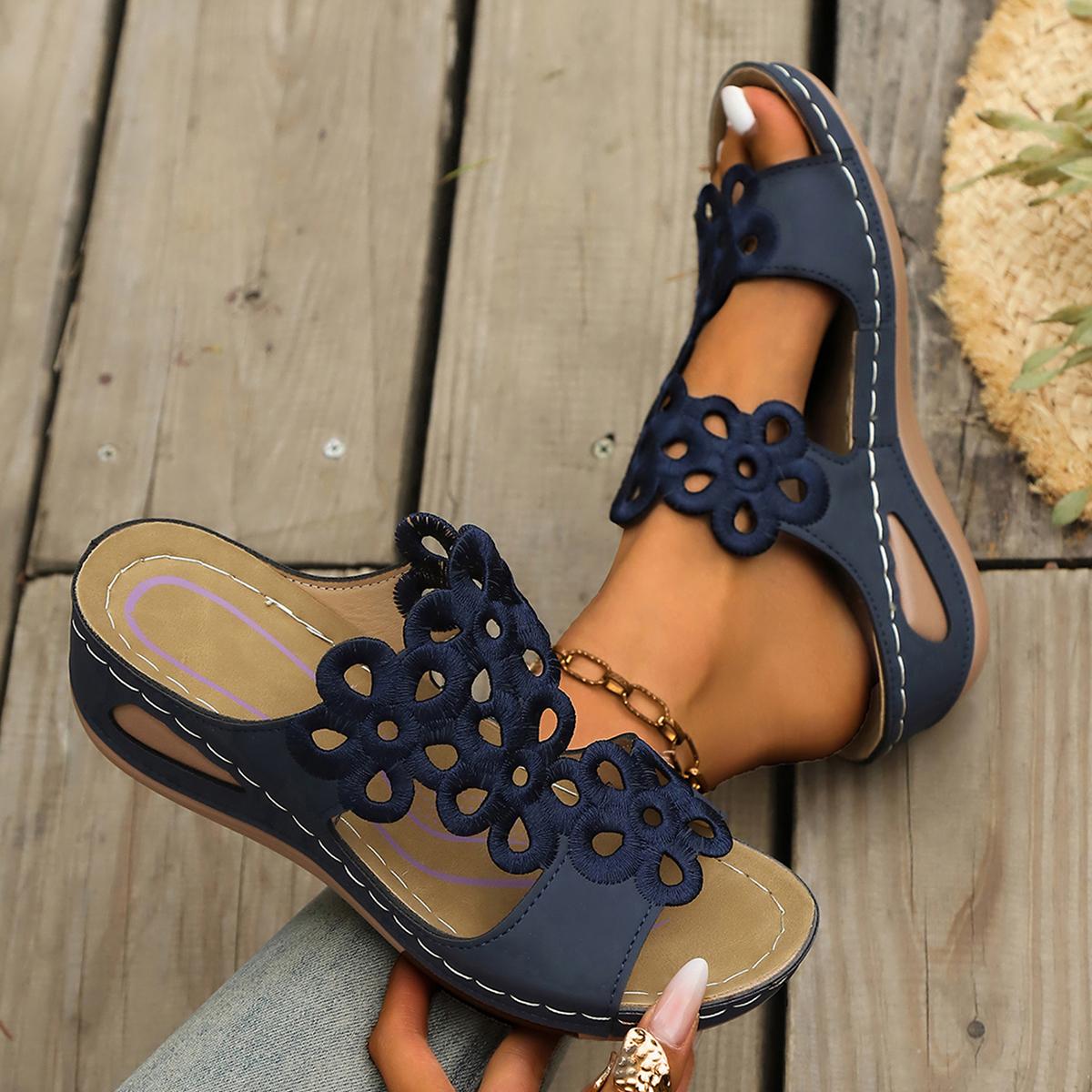 Женские Сандалии Ажурные Цветочные Сандалии на Танкетке Женские Летние 2026 Мягкая Подошва Накладные Платформенные Туфли Тренд Большие Размеры Обувь Женская 36 2600₽