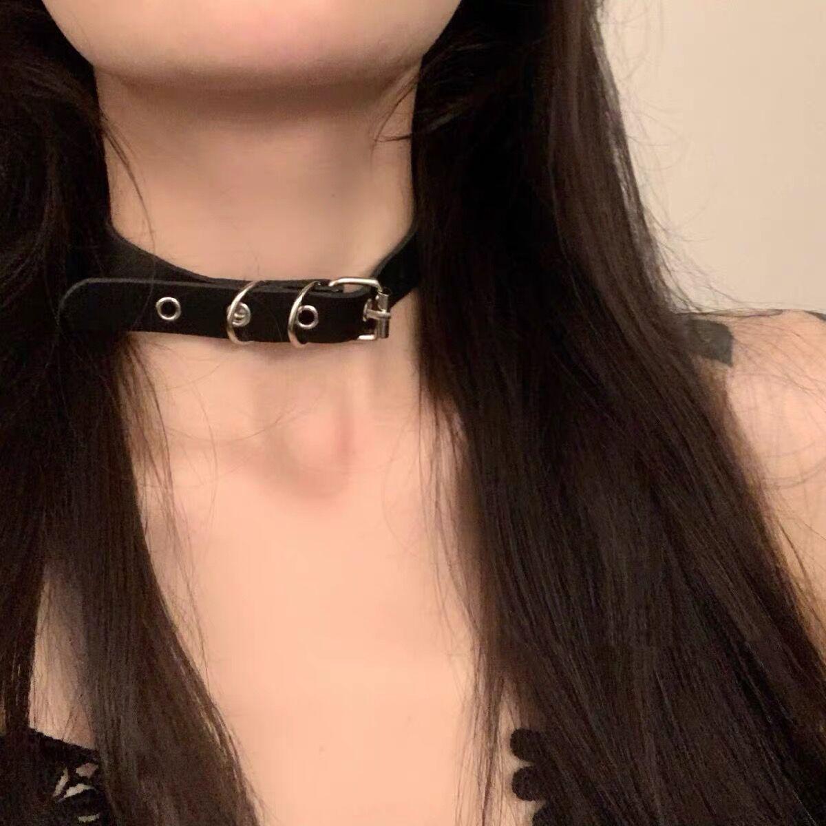 

HyunA Style Flat Buckle Choker Necklace - European & American Dark Series