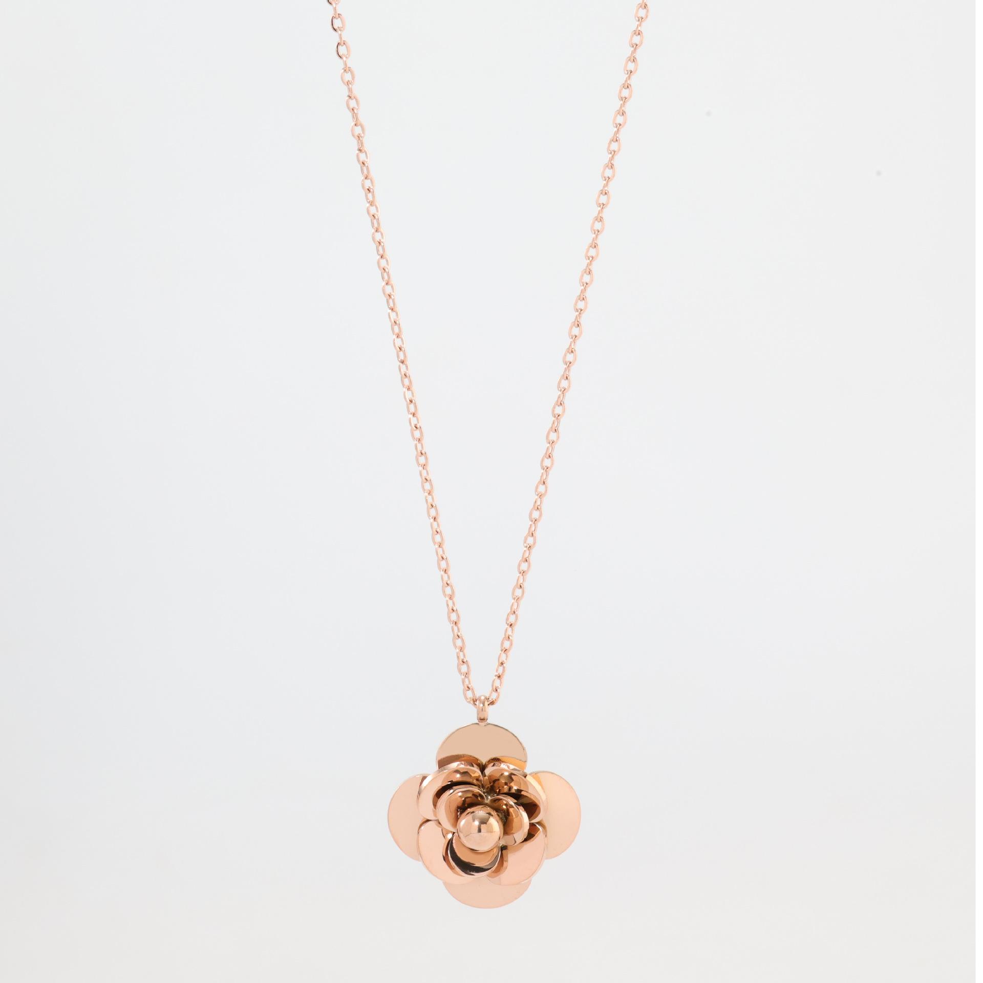 French Vintage Camellia Necklace Rose Gold Stainless Steel Necklace Niche Sweet Flower Clavicle Chain Ladies Jewelry