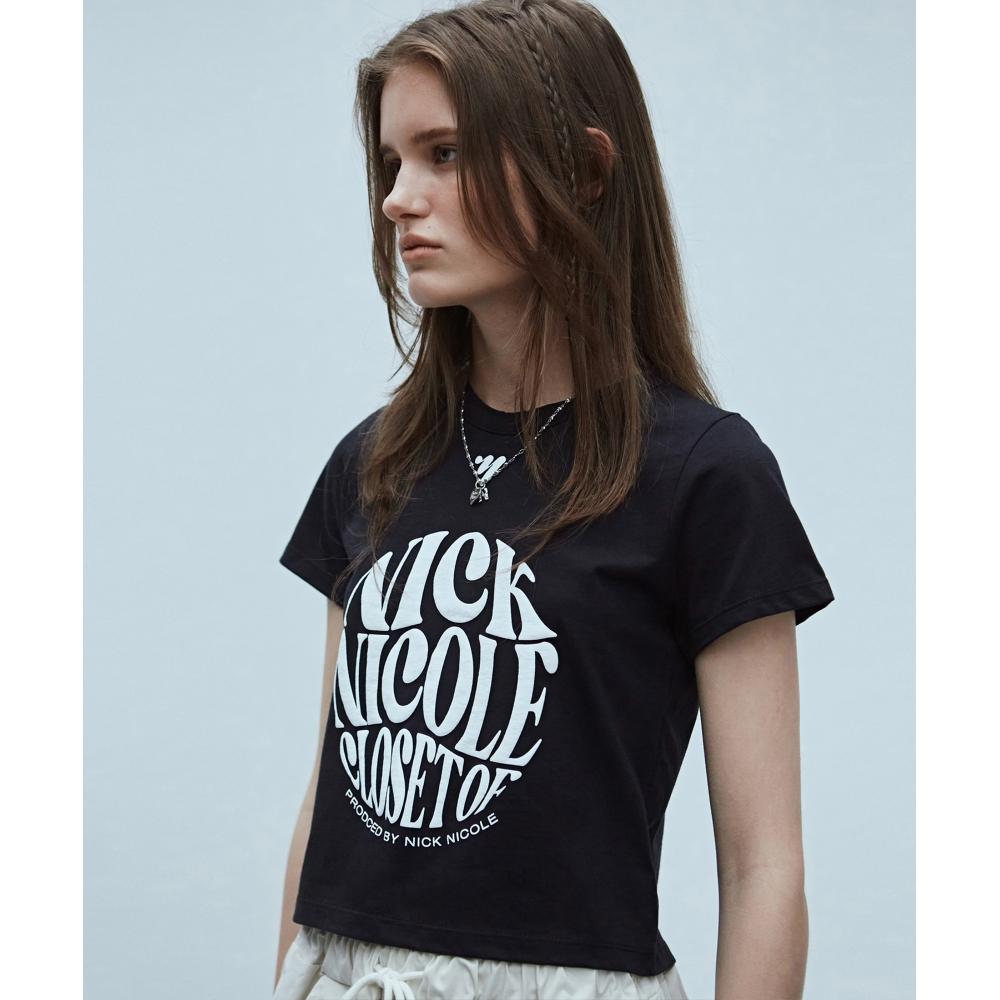 

NICKNICOLE УКОРОЧЕННЫЙ ТОП С ЛОГОТИПОМ NICOLE SYMBOL BLACK
