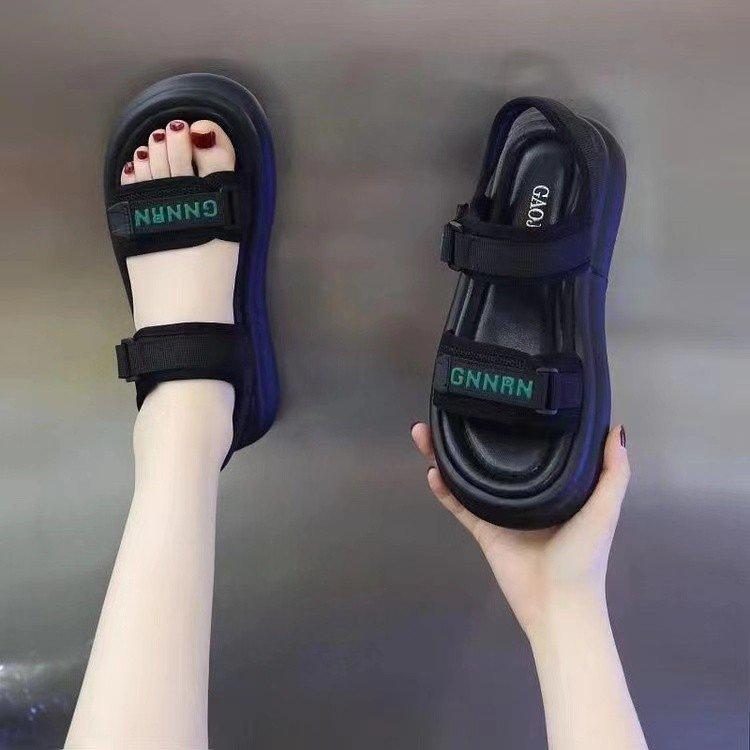 High sense fashion casual bread sandals women's 2025 summer new platform Velcro beach shoes muffin Roman shoes