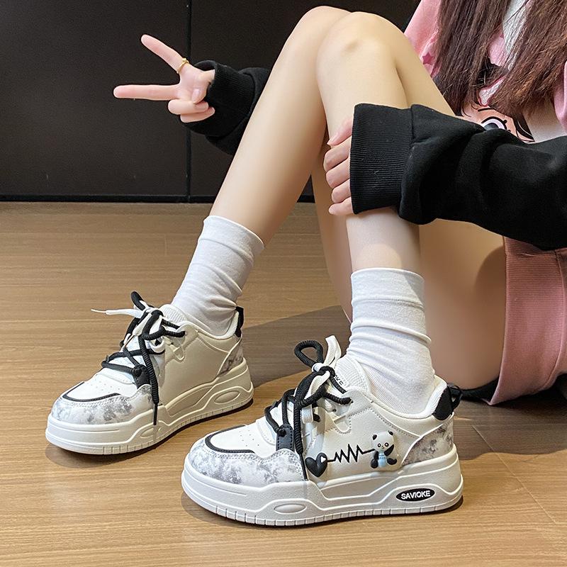 2025 little white shoes women's spring new Korean version ins female students leisure sports versatile board shoes street auction P308