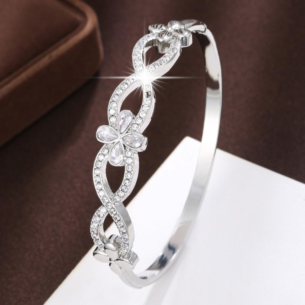 New Simple Micro-cross Flower Inlaid Zircon High-end Light Luxury Bracelet One Size(16-22CM)