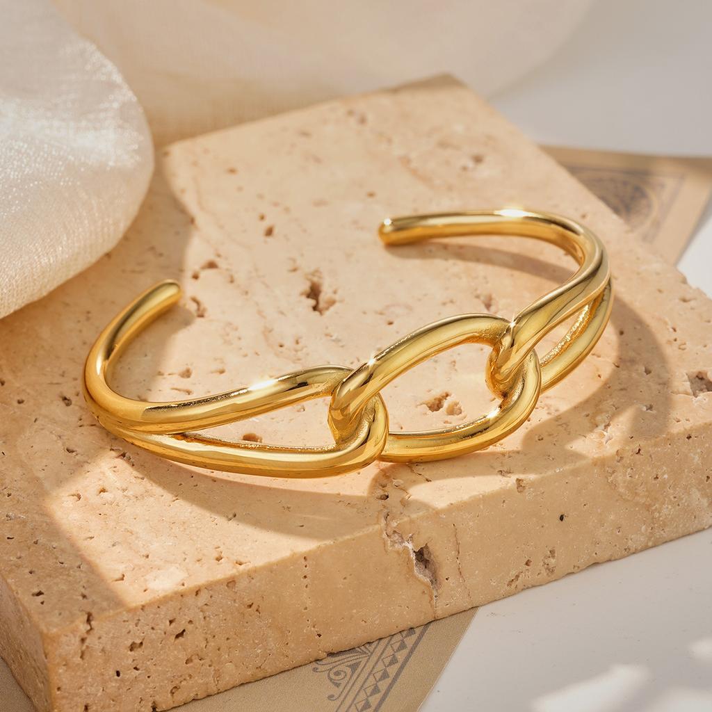 Still simple and personalized new double-layer staggered metal jewelry European and American open stainless steel bracelet female gold