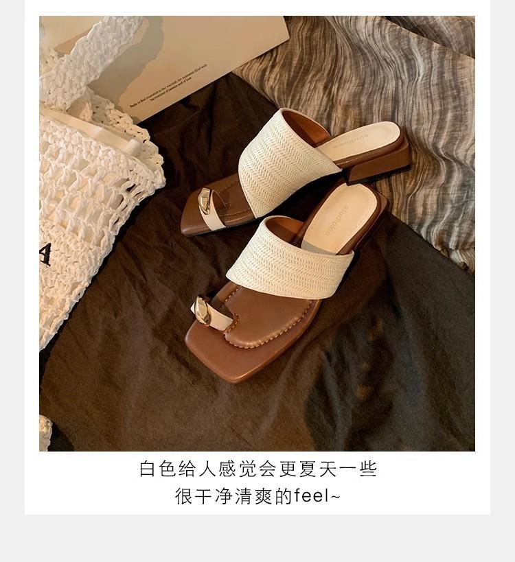 Holiday Wind Metal Pinch Temperament Square Head Grass Woven Cover Toe Cool Slippers Female Summer
