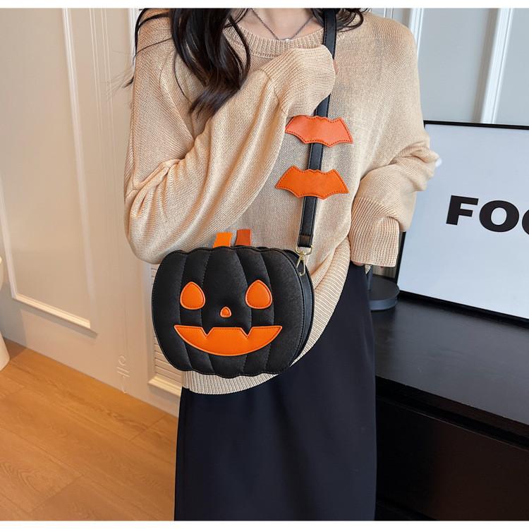 Trendige Mini-Kürbis-Umhängetasche für Halloween mit kreativem Color-Blocking-Design