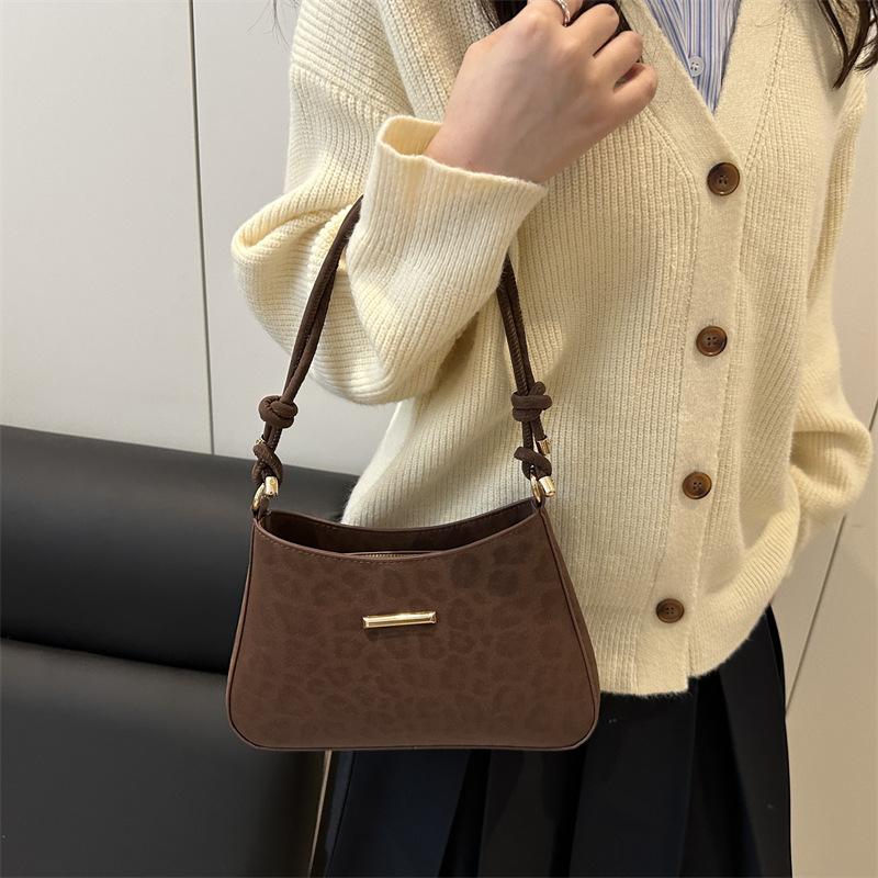 Simple and fashionable new casual commuting solid color temperament elegant hand-held underarm crossbody shoulder women's bag