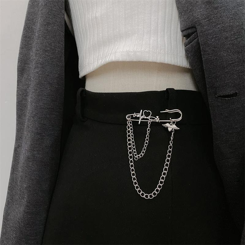 Fashion Creative Heart Angel Wings Chain Brooch For Women Men Suit Decoration Tassel Chain Pin Clothing Accessories Gifts