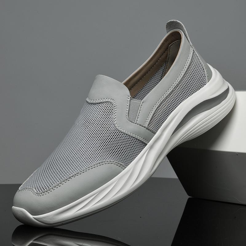 Breathable Men Casual Shoes Lightweight Outdoor Male Walking Shoes Anti-slip Men's Mesh Sneakers Slip On Flats Soft Male Loafers
