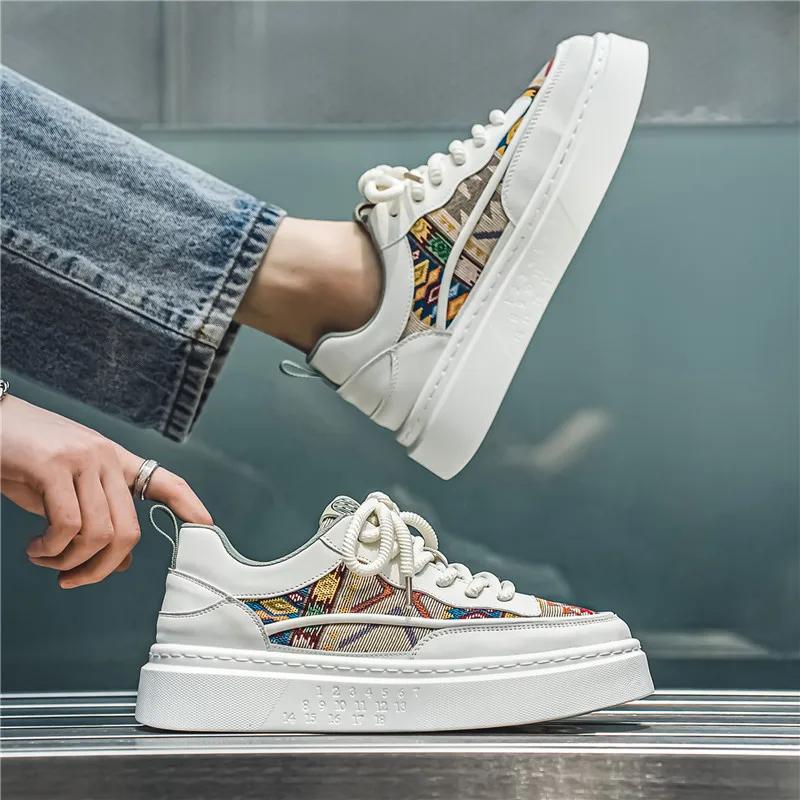 Fashion 2024 New Fashion Men Outdoor Casual Shoes Comfortable Durable Thick Sole Sneakers Breathable Lace Up Flat Shoes Free of Shipping