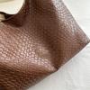 Women's High-Capacity Retro Underarm Tote - 2024 Autumn/Winter Single Shoulder Bag