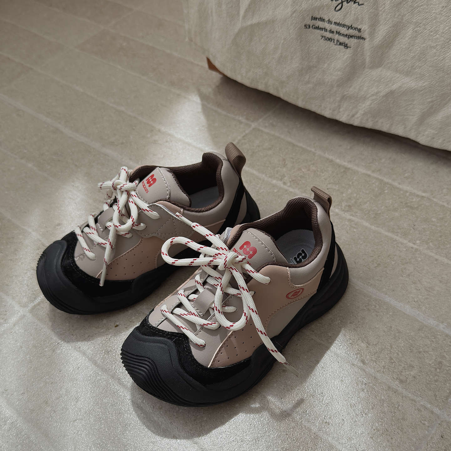 

XSHX children s mountain outdoor shoes Velcro Wenzhou classmates boys and girls autumn hiking Baotou autumn non-slip retro 25