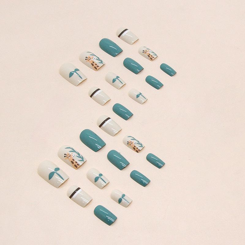 Natural Clear Lake Green Cute Animal Nail Art Giraffe Leaves Fake Nails Children's Fun Wearing Nails