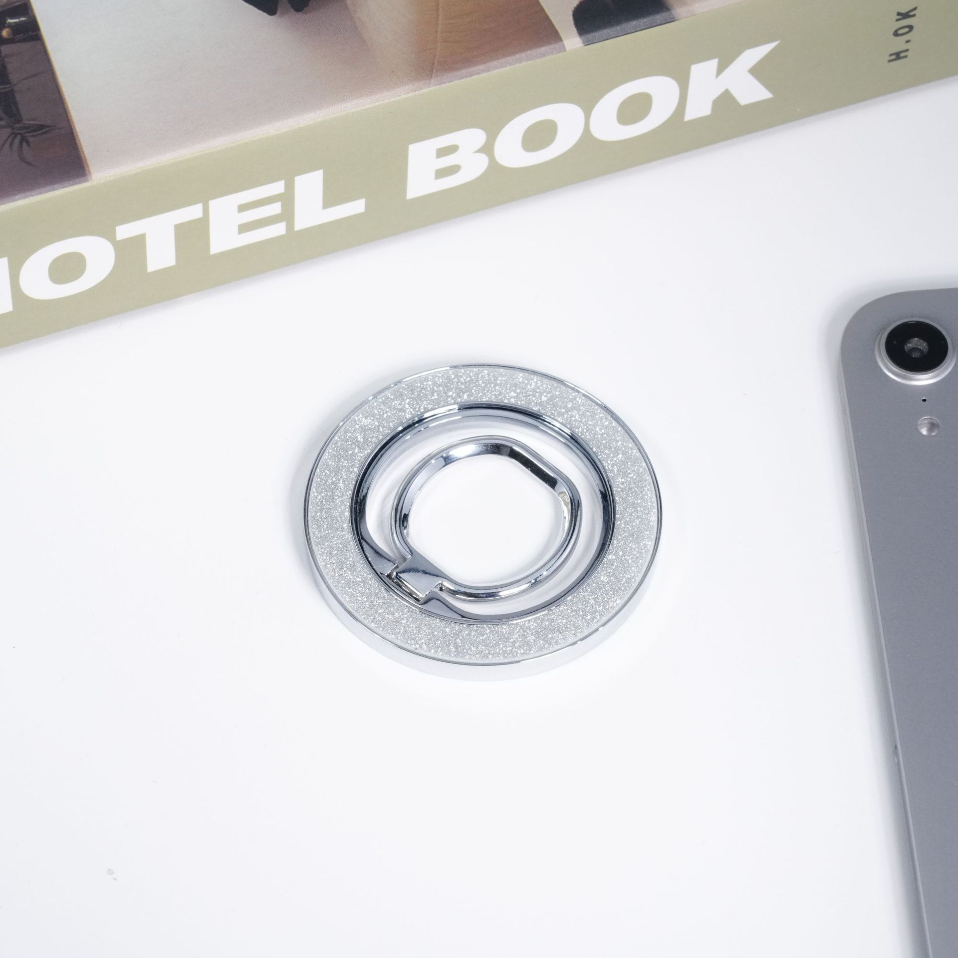 Magnetic Mobile Phone Holder Is Suitable for Apple Magnetic Bracket, Metal Glitter, Rotating Desktop Bracket, Wireless Charging.
