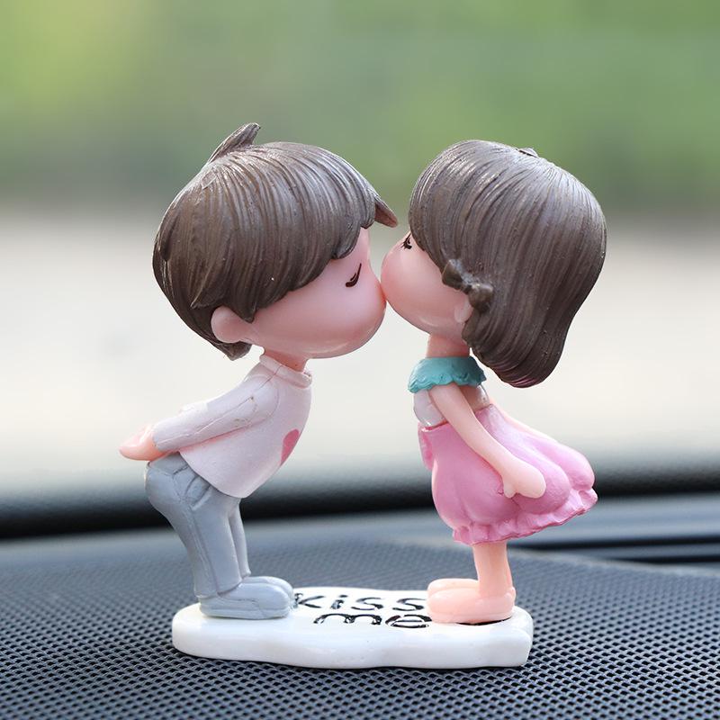 Cute Kissing Couple Dolls: Electric Car Interior Ornaments