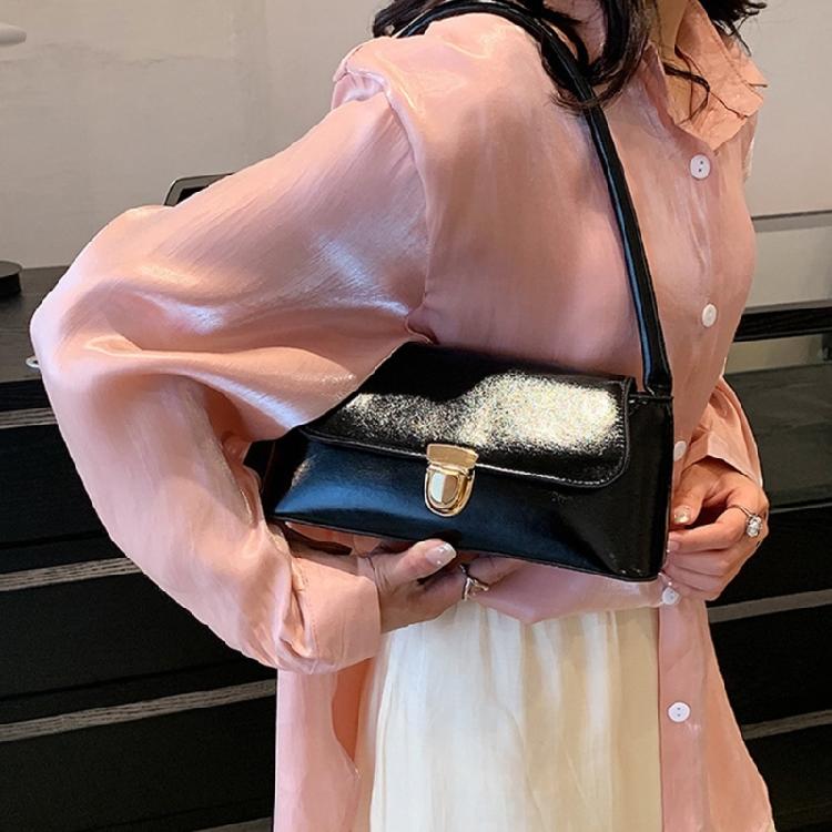 Fashionable and Durable Shoulder Bags PU Underarm Handbag for Social Activities