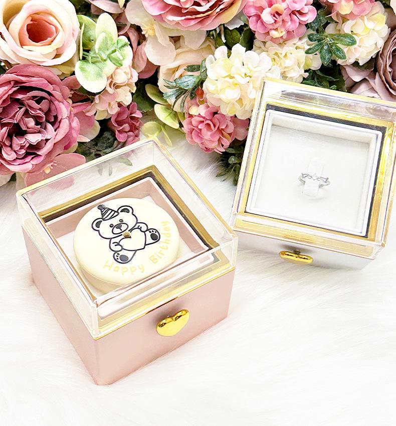 S925 Silver Four-Leaf Clover Necklace In Rotating Surprise Gift Box for Christmas, Valentine's, or Birthday