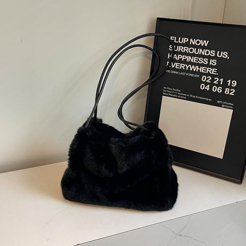 Ielgy Plush Bag Ladies Korean Version Autumn Winter High-End Feeling Large-Capacity One-Shoulder Armp