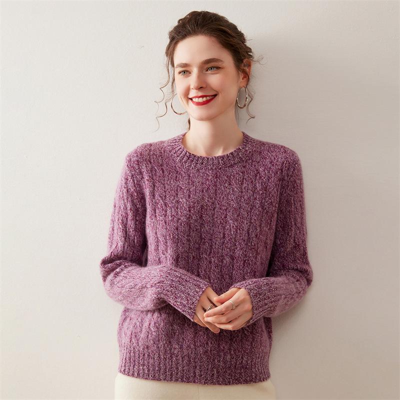 Women's Thickened Cashmere Sweater: Round Neck, Long Sleeve, Loose Fit, Knit Base Layer for Autumn and Winter.
