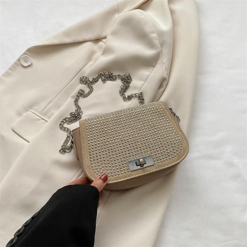 Stylish Trendy Chain Bag For Women Casual Commuting Shoulder Purse In Black White Khaki Silver