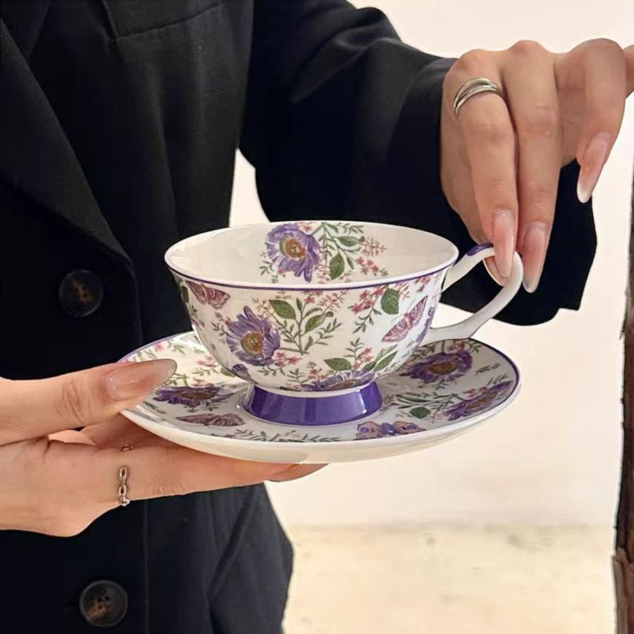 Set Tazza e Sottotazza in Ceramica Floreale con Farfalla, Stile Giardino, con Cucchiaino, Scatola Regalo, 230ml per il Tè del Pomeriggio