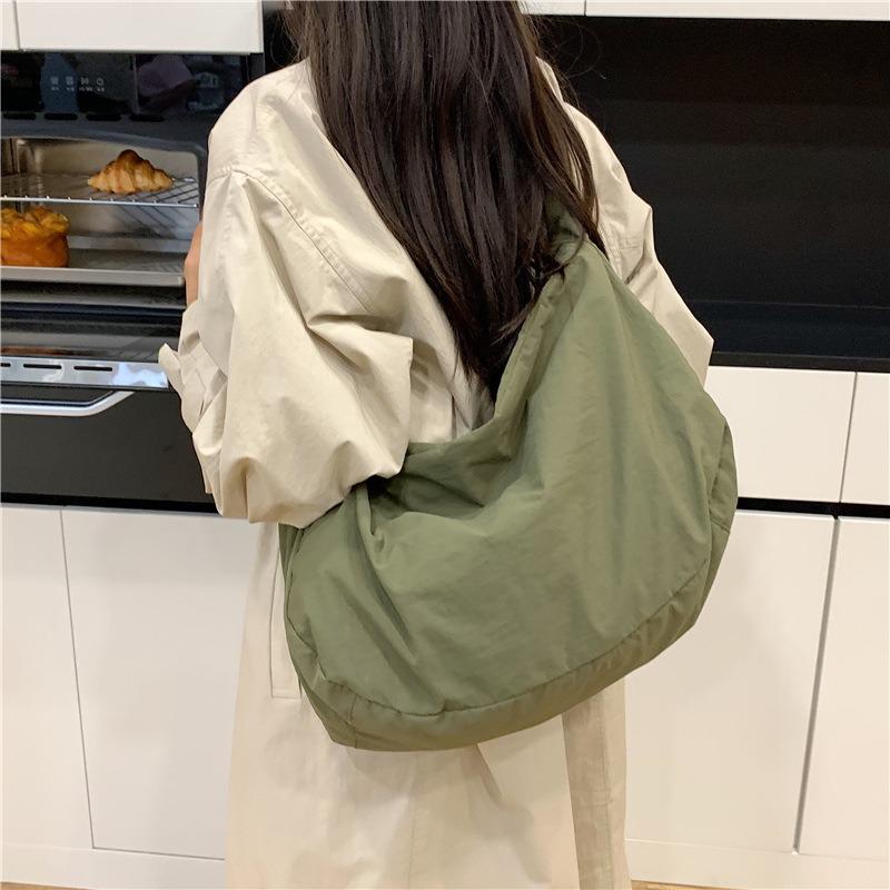 New Unisex Ultra-light and Large-capacity Waterproof Nylon Dumpling Bag Shoulder Messenger Bag