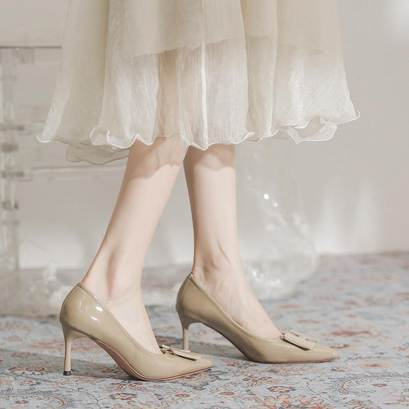 Mode Lackleder heller Mund Stiletto Einzelschuhe Damen 2025 neu Frühling und Sommer tägliches Pendeln bequem H-Schnalle hohe Absätze