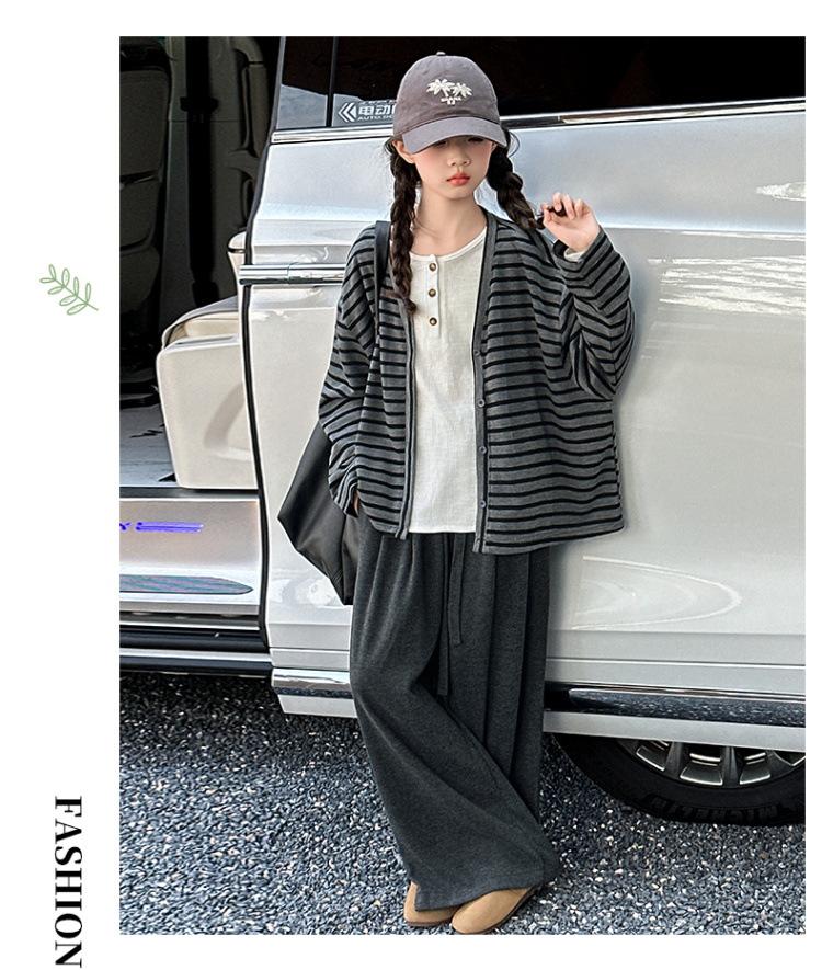 Mädchen 2025 Gestreiftes Cardigan-Set - Herbst/Frühling Koreanischer Stil 3-teiliges Outfit