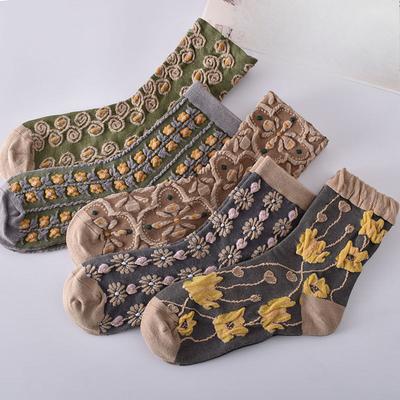 Court-style Retro Ethnic Style Women's Mid-calf Socks, Women's Autumn and Winter Three-dimensional Relief Coffee-colored Artistic Floral Women's Socks