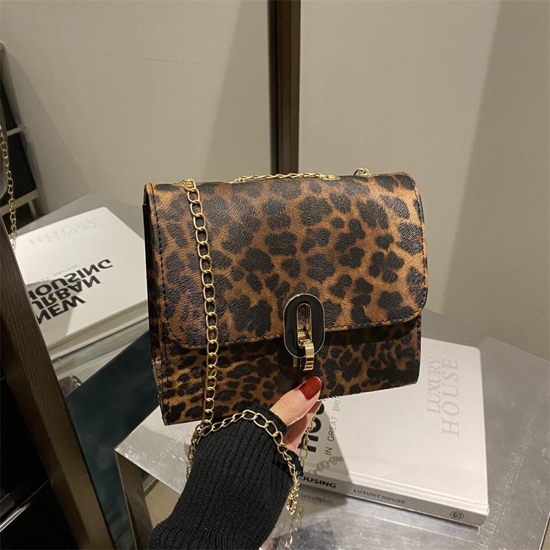 Fashionable Retro Street Style Pu Leather Handbag Elegant Small Square Bag With Chain