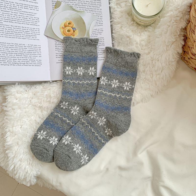 Ladies Autumn and Winter Warm and Thick New Cute Cat Tube Socks
