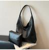 Retro woven bag women's large-capacity autumn and winter leisure shoulder mother and child bag commuter tote bag