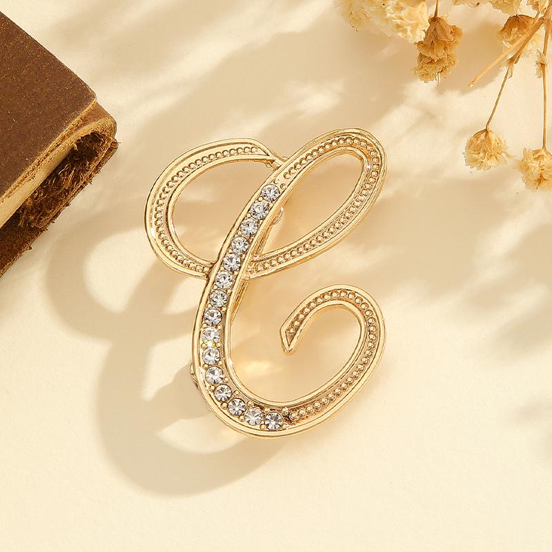 1pcs Crystal Rhinestone 26 Letters Women Collar Brooch Elegant Temperament Pin Jewelry