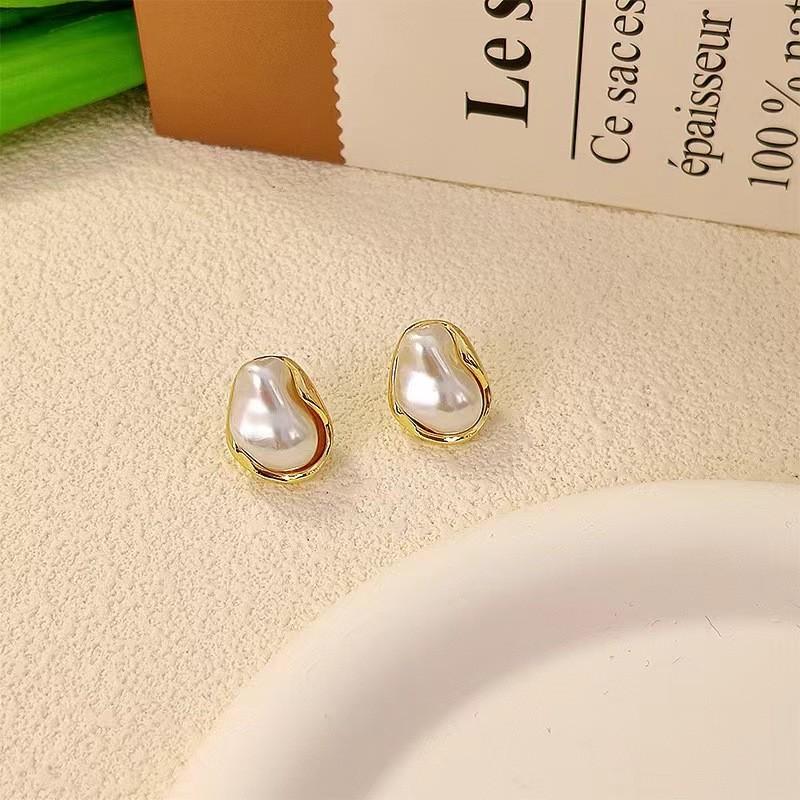Geometric Irregular Round Metal Pearl Earrings for Women Minimalist Style Personality Earrings Trendy Jewelry Gift