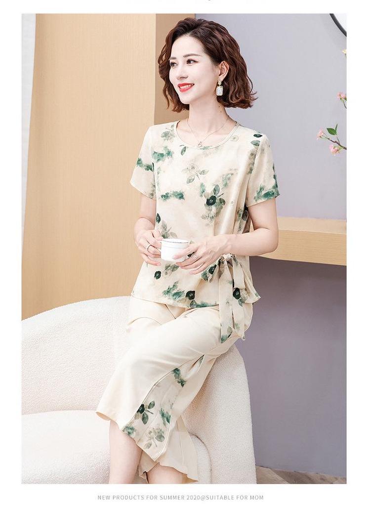 Elegant Short-Sleeved Summer Set for Mom (Aged 50-60)
