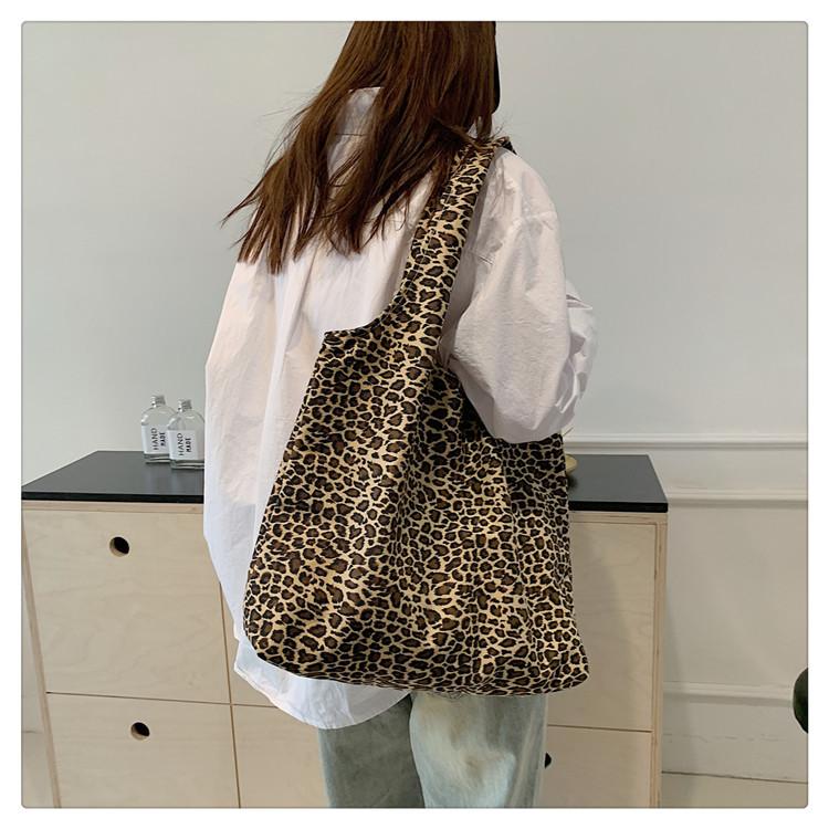 

Leopard print canvas bag bag large capacity female leopard print printed tote bag fashionable versatile tote bag цветной печати леопарда