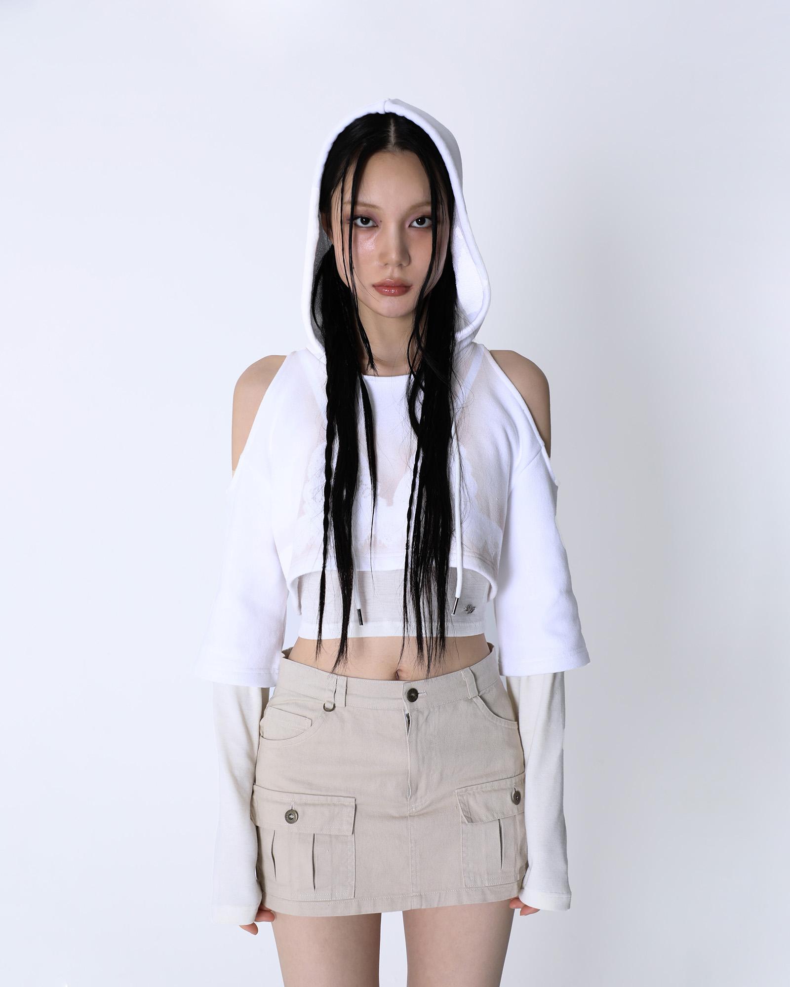 Sio Shoulder Cut-Out Crop Hoodie [White] White