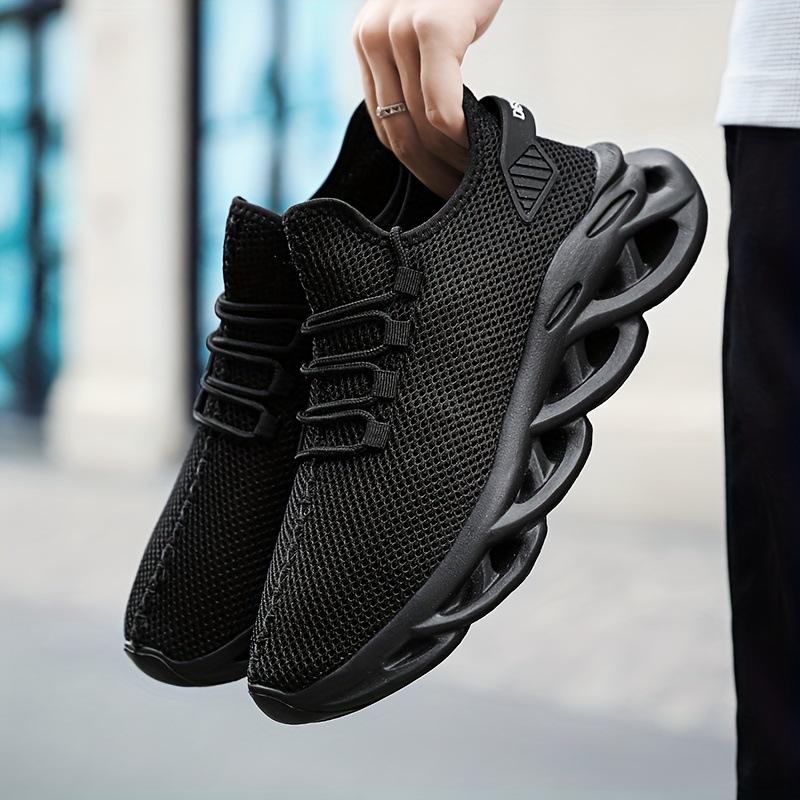 Large Size Casual Sports Shoes Men's Mesh Shoes Twist Sole Running Casual Shoes Men's Shock Absorption Lightweight Soft Sole