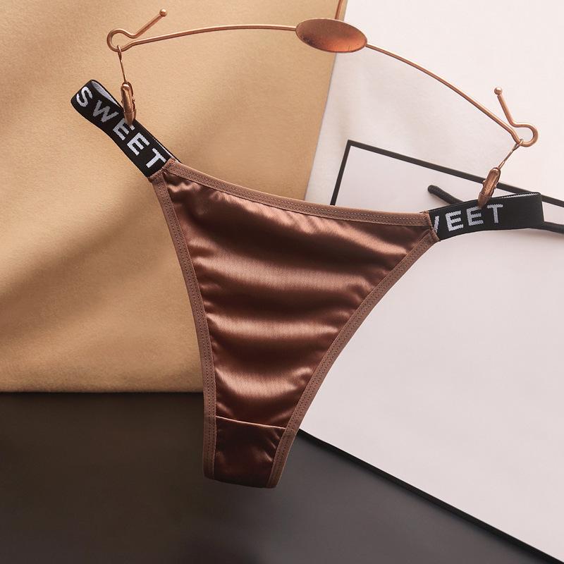 

Европейские и американские бесшовные стринги большого размера с низкой посадкой – шелковисто-гладкие с поясом с надписью и хлопковой ластовицей Large кофейный