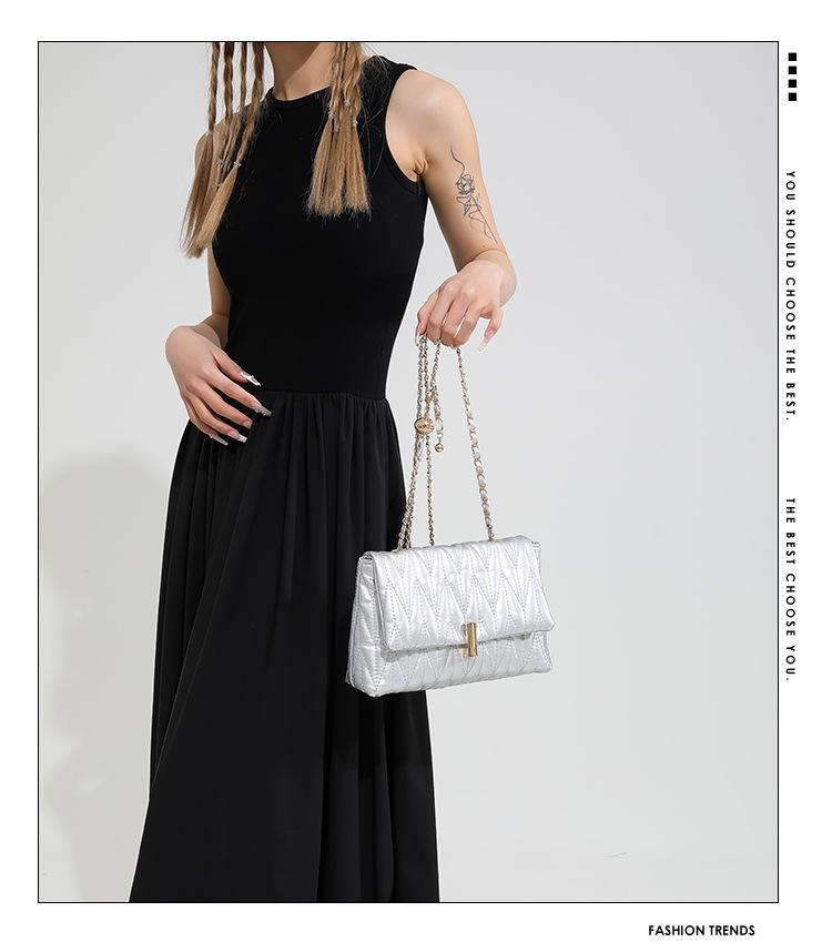 This Year's Trendy Women’s High-End Single Shoulder Bag - 2024 Summer Fashion Small Square Chain Bag.