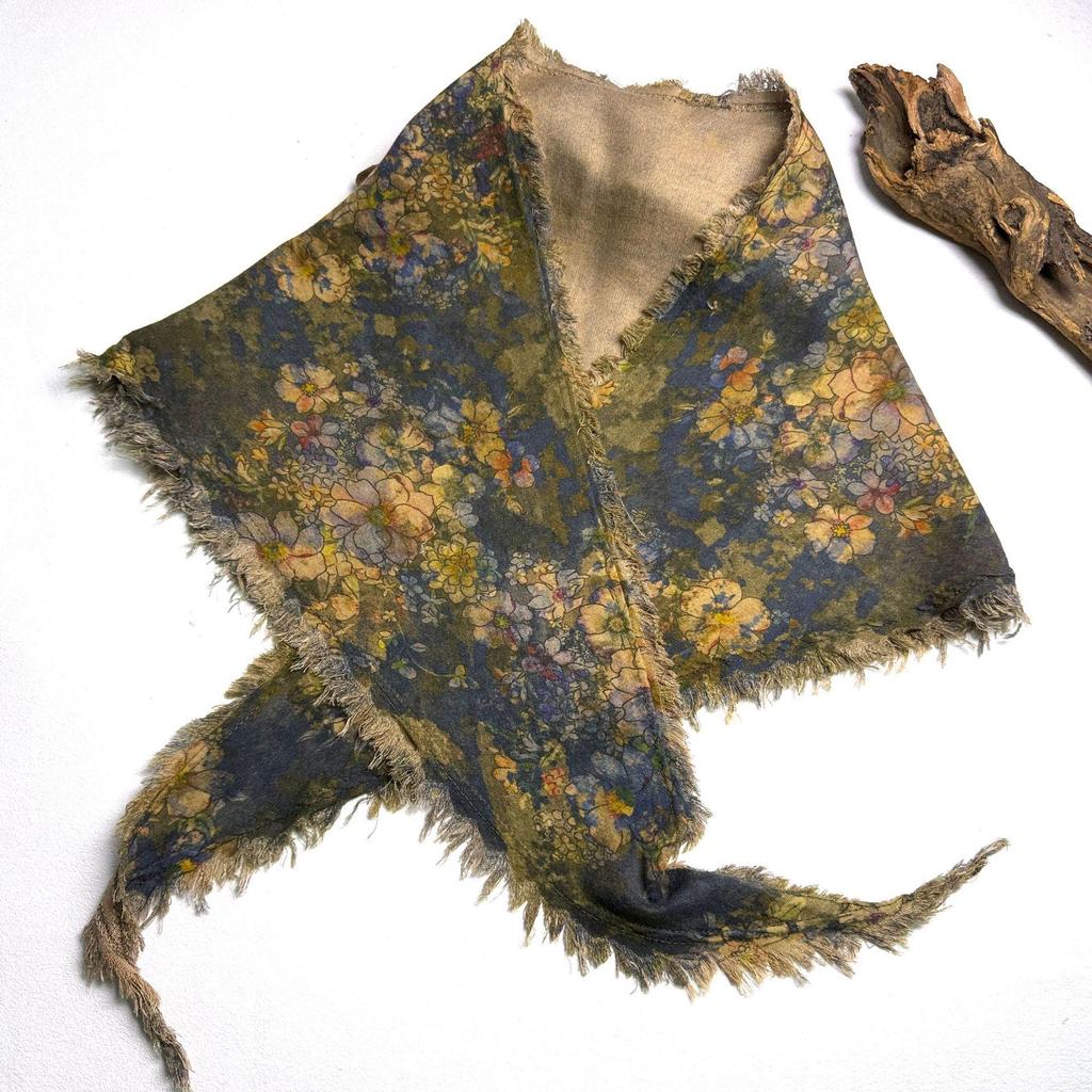 Bensu Jiuyi's Vintage Sand-Washed Double-Yarn Pure Cotton Triangle Scarf: Wear as Headband, Bandeau, or Butt Curtain.