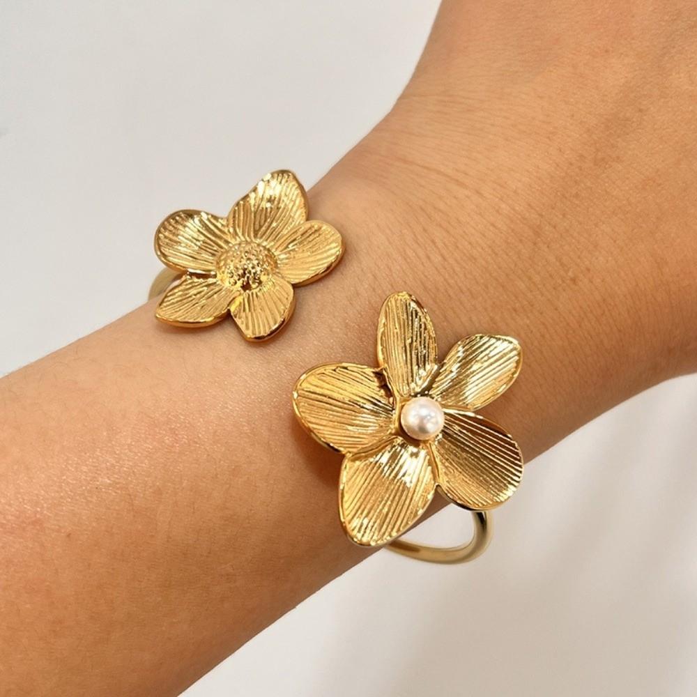 Fashion Flower Cuff Bracelet Gold Color Open Arm Bangle Elegant Vintage Elegant Bangles  Wedding