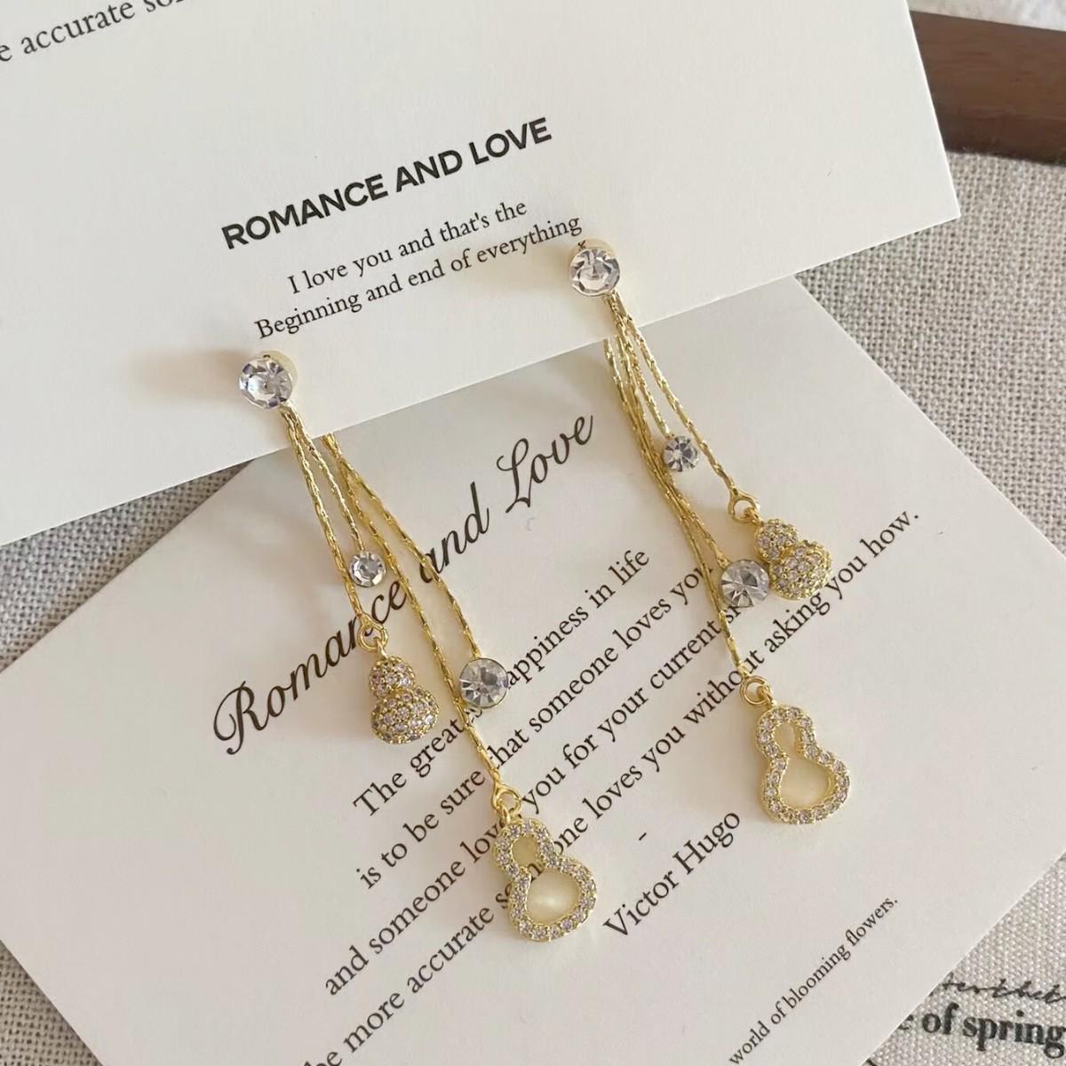 Elegant Luxury Micro-Paved Gourd Tassel Earrings for Women - Versatile High-End Fashion Studs