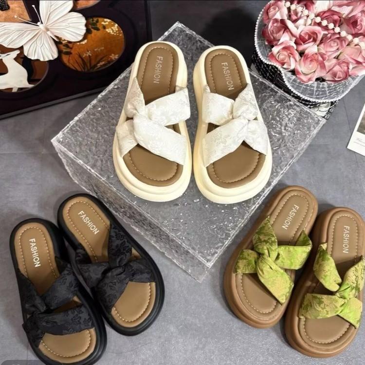 Fashion Med Slippers Casual Shoes Slipers Women Slides Platform Luxury Soft 2025 Summer Leisure Retro Fashion Slippers Women Summer Shoe