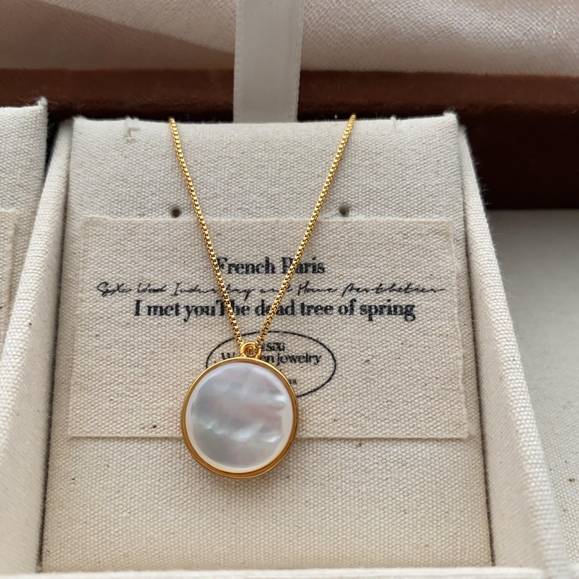 Round White Fritillary Earrings Earrings Necklace Light Luxury Advanced Light Luxury Exquisite Elegance Classic Simple Versatile Clavicle Chain