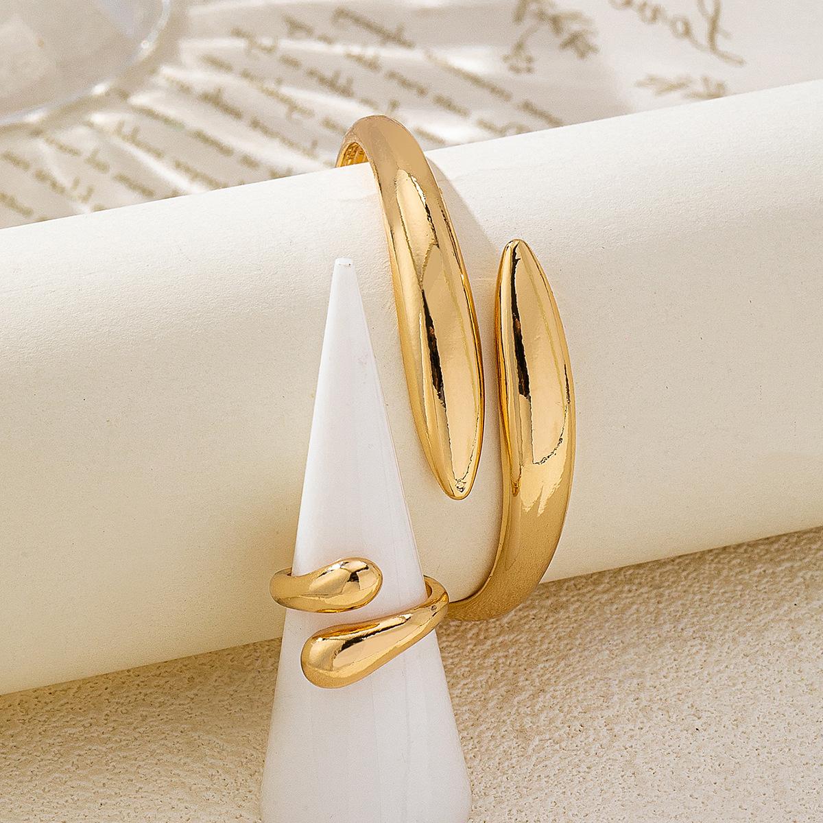 

Accessories Niche Trend Design Sense Geometric Curved Ring Joint Ring Exaggerated Opening Bracelet Ring золотий