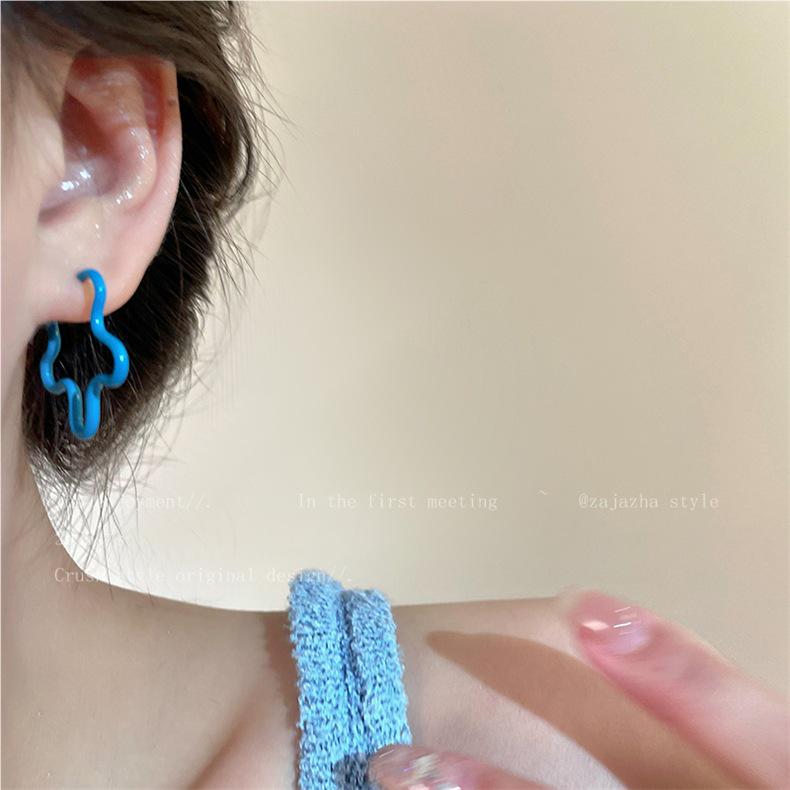 Blue Flower Stud Earrings - Women's Summer Beach Style Accessory with Dopamine Niche Design in Pink