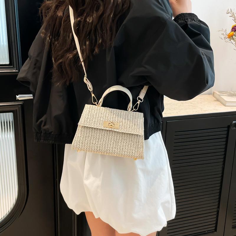 Straw Fashion Korean Version Lock 2025 Weaving Trend Summer New Simple Ins Messenger Chain Women's Small Square Bag