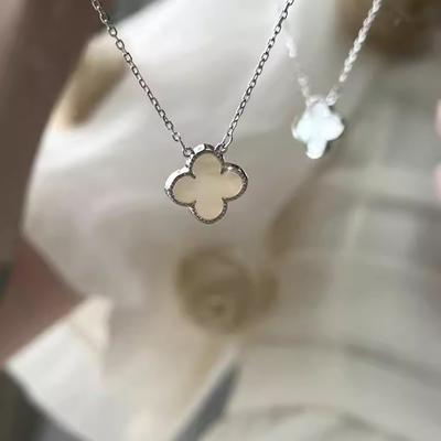 Lucky Four-Leaf Clover Necklace New Exquisite Senior Sense Titanium Steel Does Not Lose Colour Collarbone Chain Jewellery