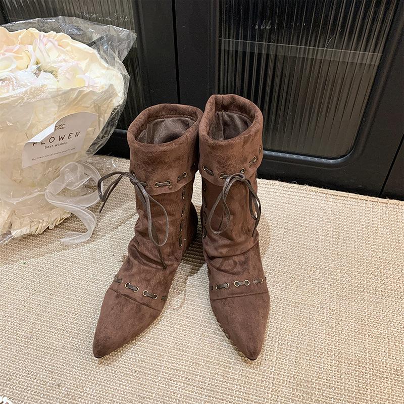 Folded Pointed Short Boots Women's Flat Bottom Straps 2025 Summer and Autumn New Retro Niche Maillard Western Pile Boots